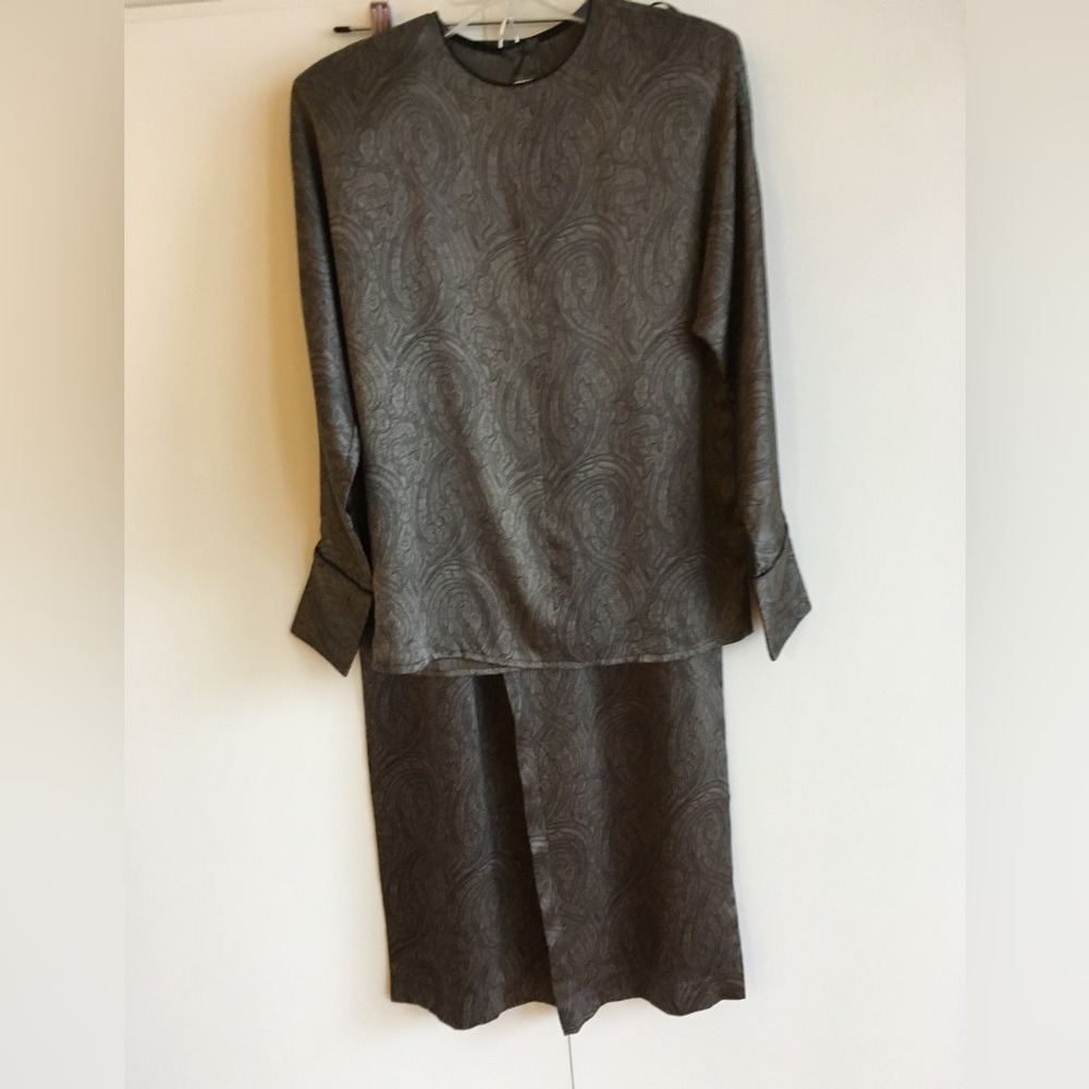 Ellen Tracy Silk Two Piece Top and Pants